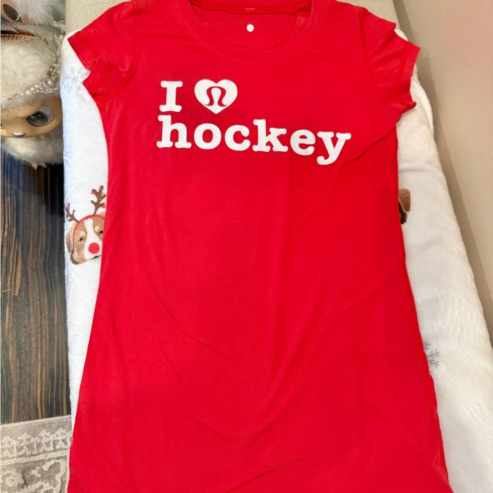 Lululemon 'I Love Hockey' T-Shirt